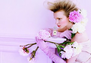 JoMalone-Peony_SHOT1v9_414x288